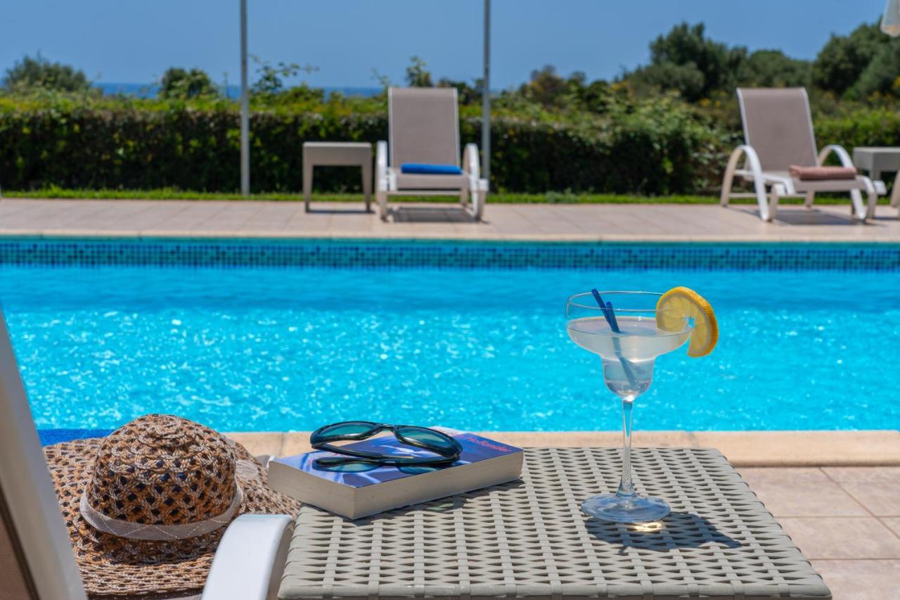 Monambeles Villas Свороната Экстерьер фото