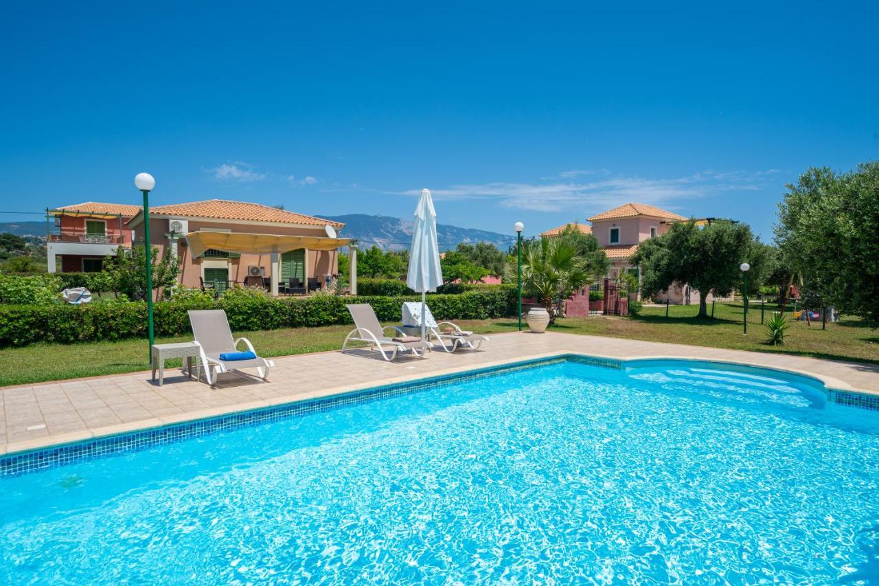 Monambeles Villas Свороната Экстерьер фото