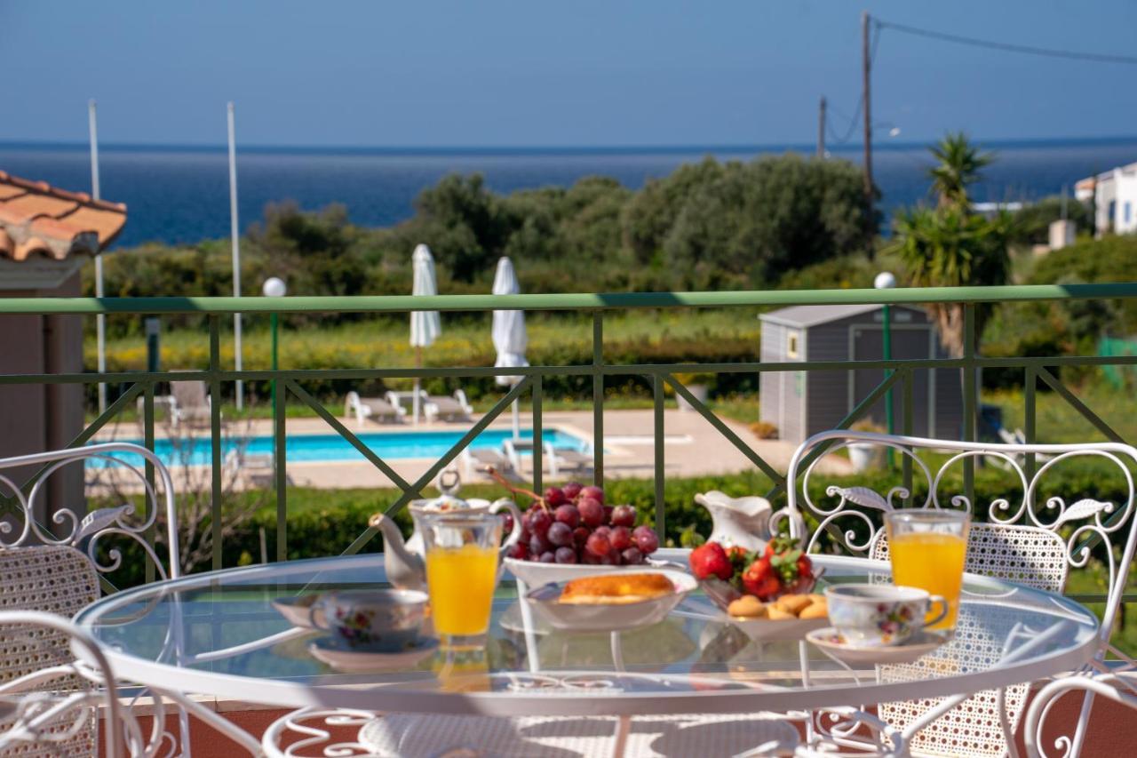 Monambeles Villas Свороната Экстерьер фото