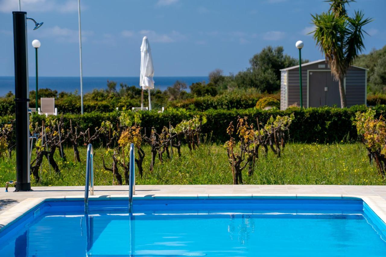 Monambeles Villas Свороната Экстерьер фото