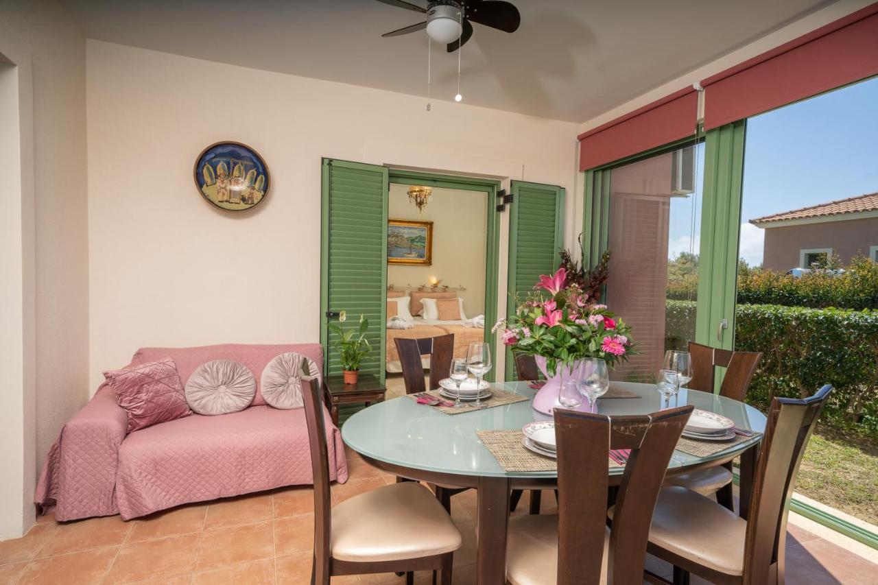 Monambeles Villas Свороната Экстерьер фото
