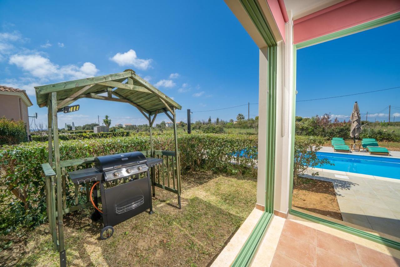 Monambeles Villas Свороната Экстерьер фото