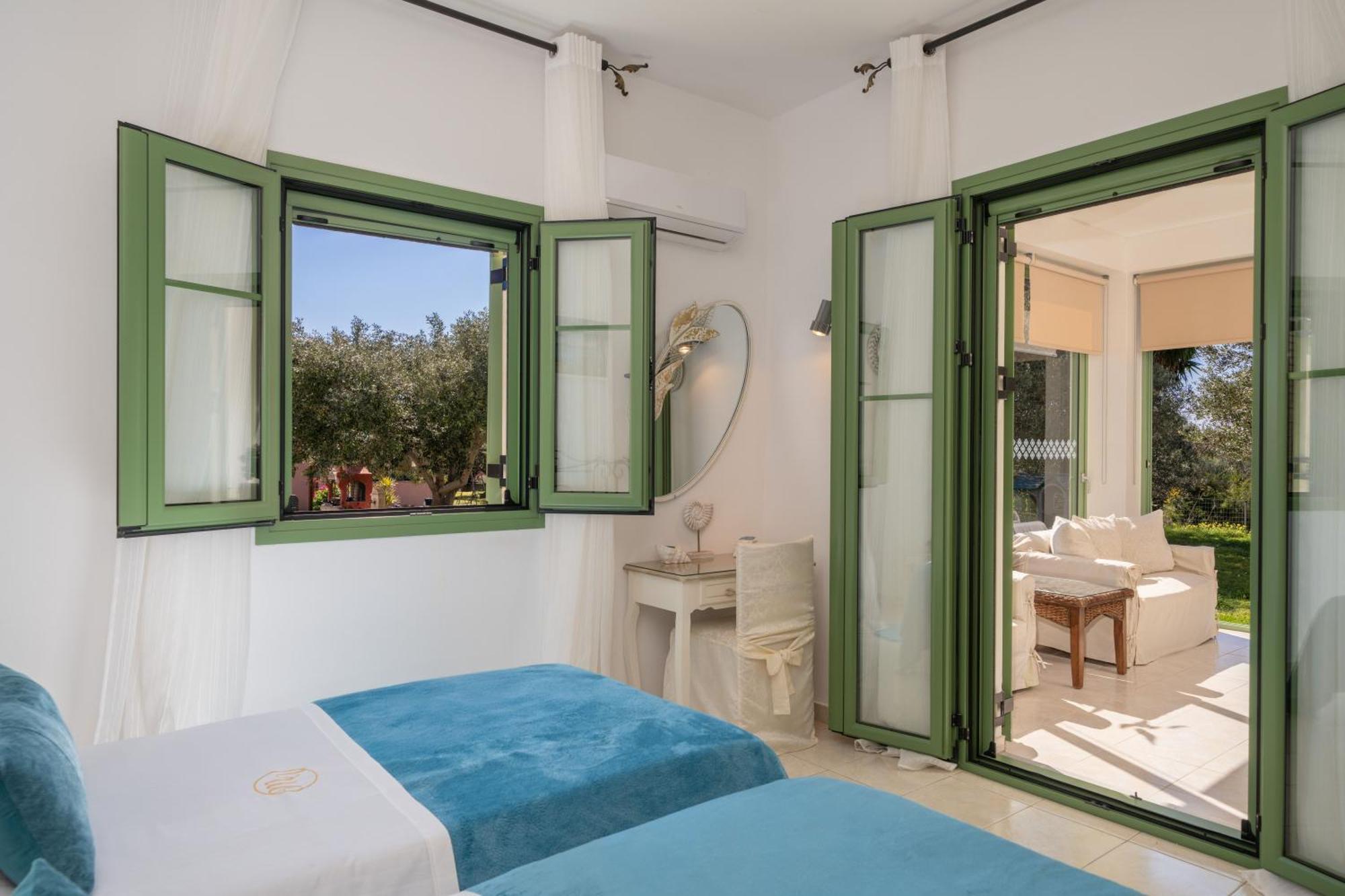 Monambeles Villas Свороната Экстерьер фото