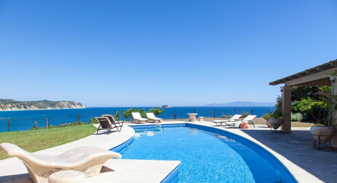 Monambeles Villas Свороната Экстерьер фото