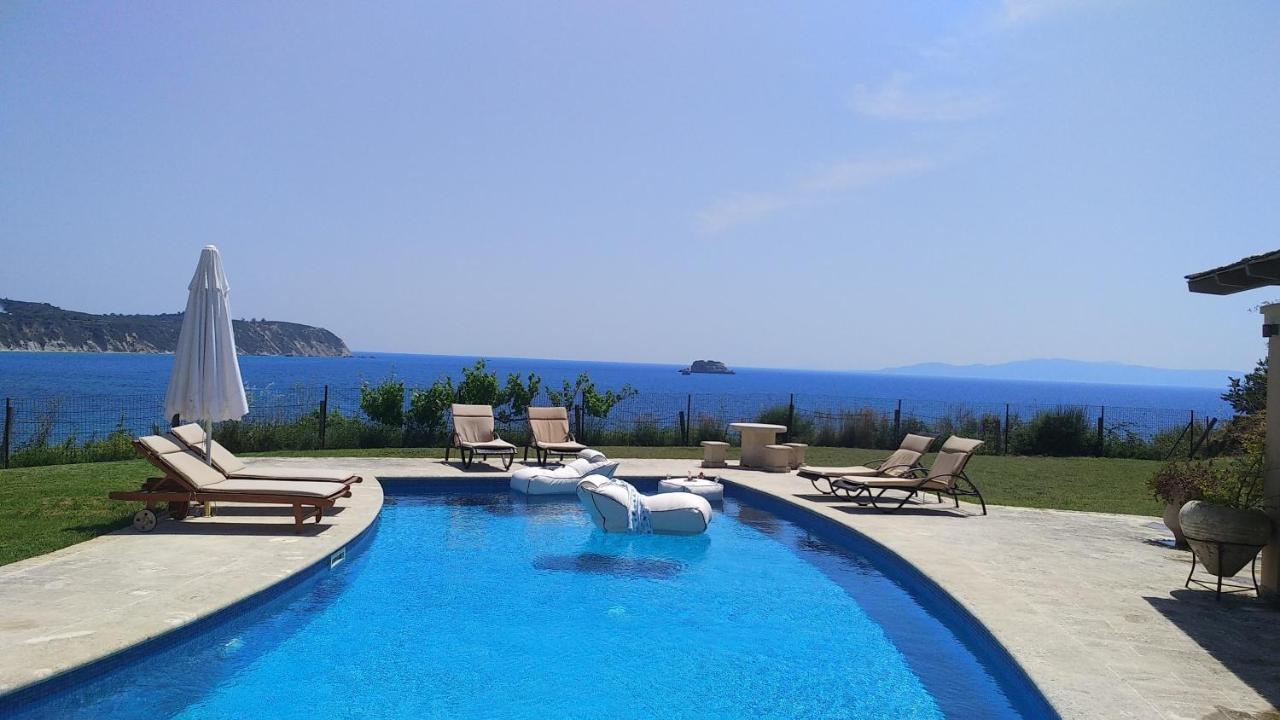 Monambeles Villas Свороната Экстерьер фото