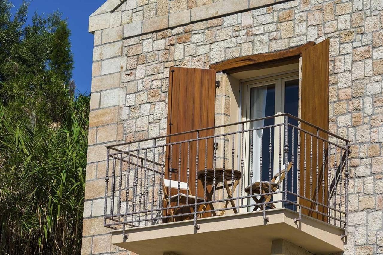 Monambeles Villas Свороната Экстерьер фото